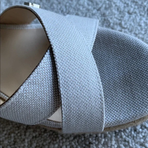 Tommy Hilfiger ivory Wedge Sandals 7-1/2 - Picture 9 of 9